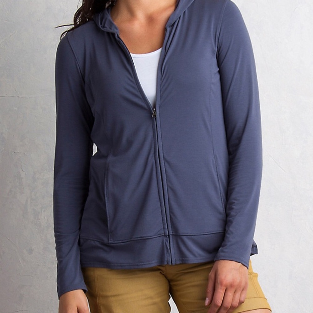 •3/$40• Cute crossback zip up!